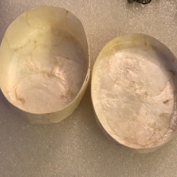 Vintage shell jewelry box - Picture 2 of 4